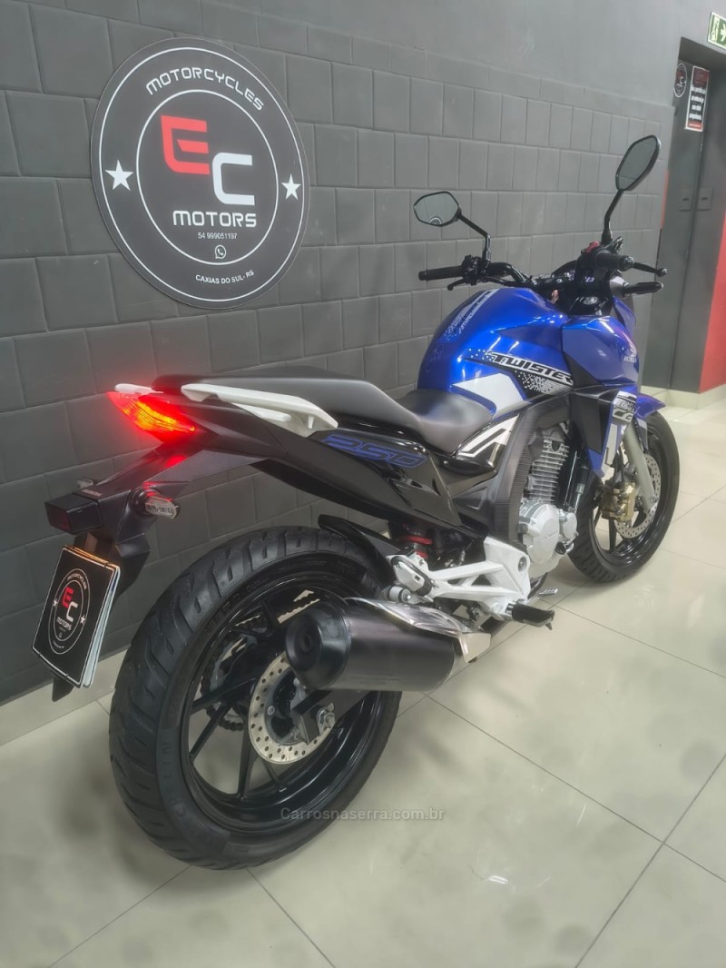 CB 250F TWISTER CBS - 2021 - CAXIAS DO SUL