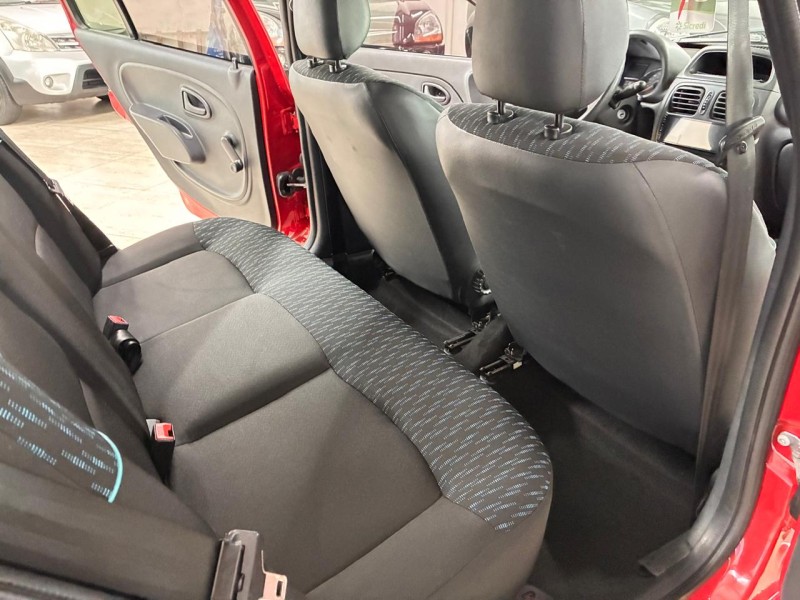 CLIO 1.0 EXPRESSION 16V FLEX 4P MANUAL - 2016 - CAXIAS DO SUL