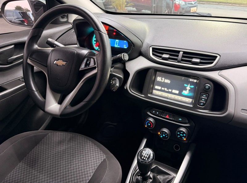 ONIX 1.4 MPFI LT 8V FLEX 4P MANUAL - 2017 - CANELA