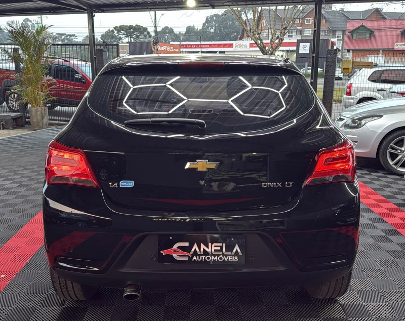 ONIX 1.4 MPFI LT 8V FLEX 4P MANUAL - 2017 - CANELA