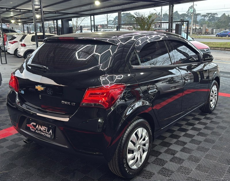 ONIX 1.4 MPFI LT 8V FLEX 4P MANUAL - 2017 - CANELA