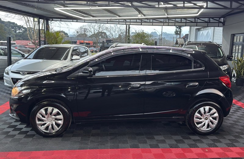 ONIX 1.4 MPFI LT 8V FLEX 4P MANUAL - 2017 - CANELA