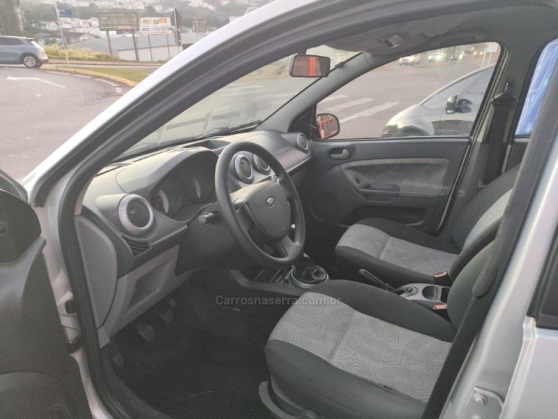 FIESTA 1.6 MPI CLASS SEDAN 8V FLEX 4P MANUAL - 2009 - FARROUPILHA