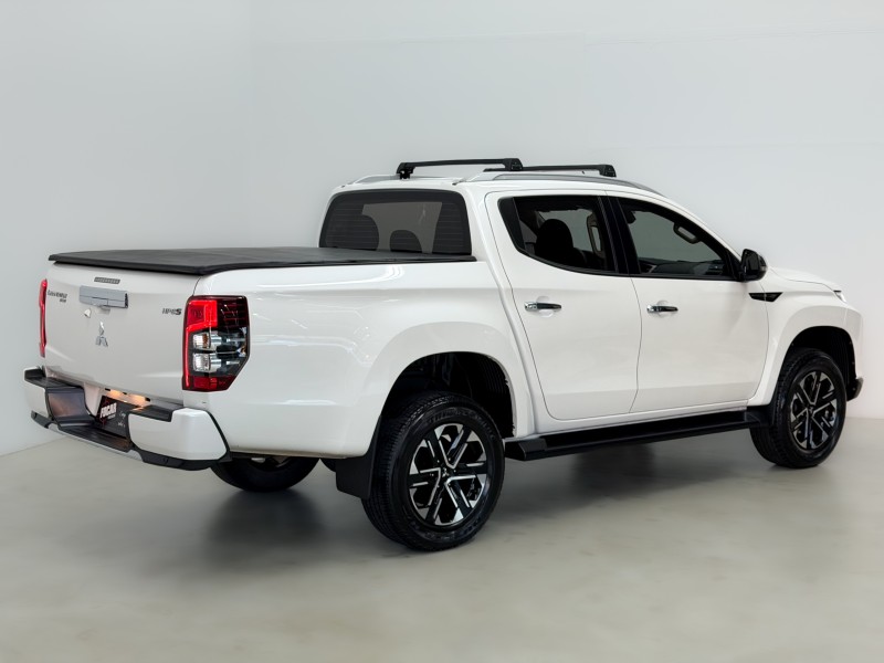 L200 TRITON 2.4 HPE-S SPORT 4X4 CD 16V DIESEL 4P AUTOMÁTICO - 2025 - CAXIAS DO SUL