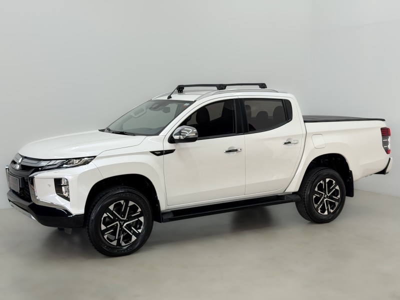 L200 TRITON 2.4 HPE-S SPORT 4X4 CD 16V DIESEL 4P AUTOMÁTICO - 2025 - CAXIAS DO SUL
