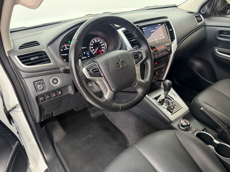 L200 TRITON 2.4 HPE-S SPORT 4X4 CD 16V DIESEL 4P AUTOMÁTICO - 2025 - CAXIAS DO SUL