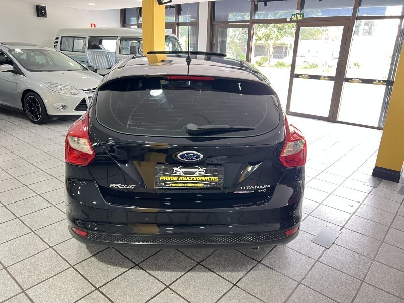 FOCUS 2.0 TITANIUM PLUS 16V FLEX 4P AUTOMÁTICO - 2015 - CAXIAS DO SUL