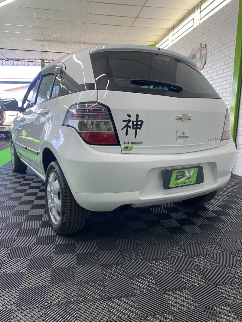 AGILE 1.4 MPFI LT 8V FLEX 4P MANUAL - 2013 - VACARIA