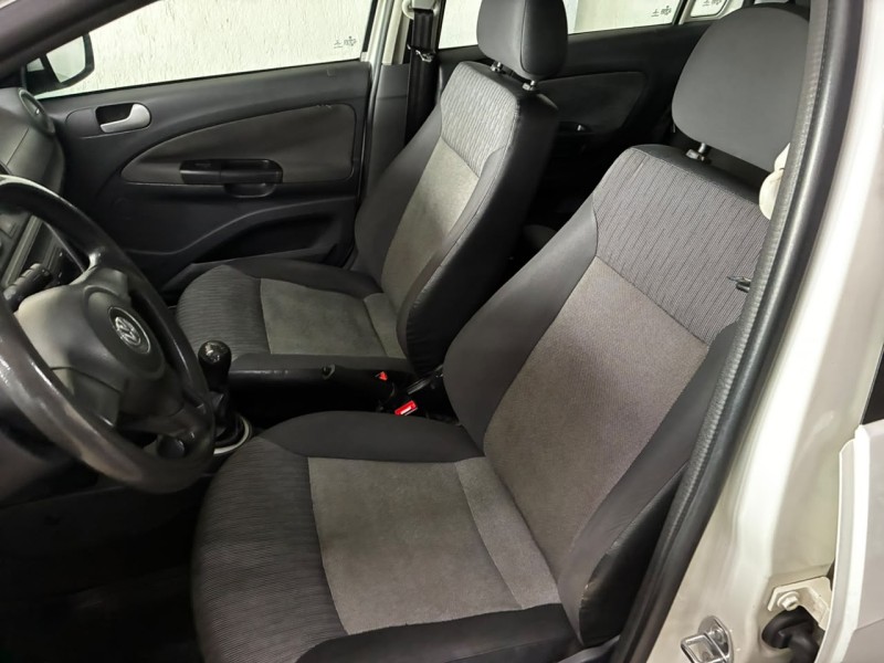 GOL 1.0 MI CITY 8V FLEX 4P MANUAL - 2014 - BOM PRINCíPIO