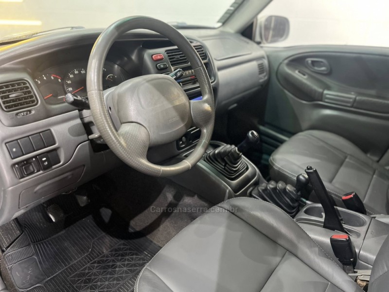 TRACKER 2.0 4X4 8V TURBO INTERCOOLER DIESEL 4P MANUAL - 2001 - ESTâNCIA VELHA