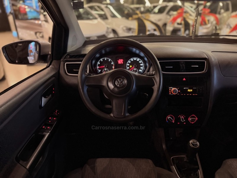 FOX 1.0 MI 8V FLEX 4P MANUAL - 2013 - NOVO HAMBURGO