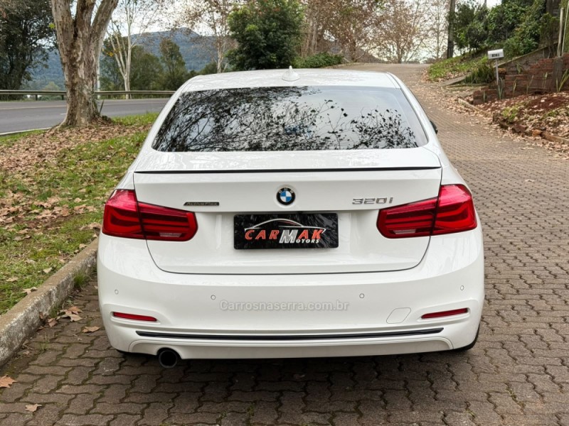 320I 2.0 16V TURBO ACTIVE FLEX 4P AUTOMÁTICO - 2017 - DOIS IRMãOS