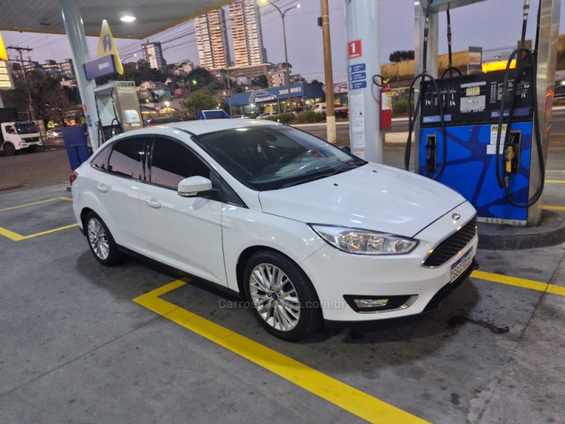 FOCUS 2.0 SE FASTBACK 16V FLEX 4P AUTOMÁTICO - 2018 - FARROUPILHA