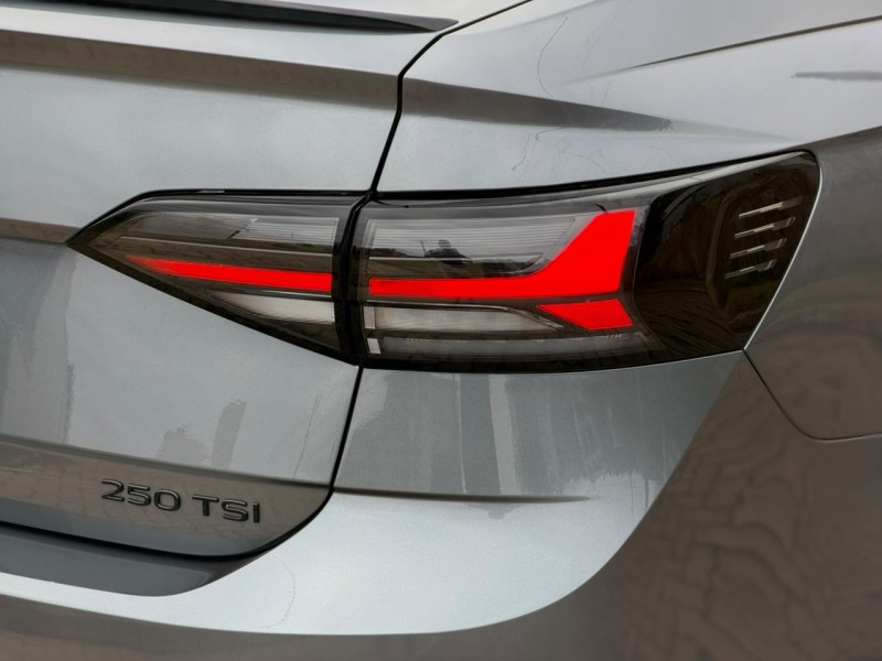 VIRTUS 1.4 250 TSI 16V EXCLUSIVE FLEX 4P AUTOMÁTICO - 2025 - DOIS IRMãOS