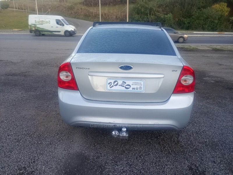 FOCUS 2.0 GLX SEDAN 16V FLEX 4P MANUAL - 2009 - FARROUPILHA