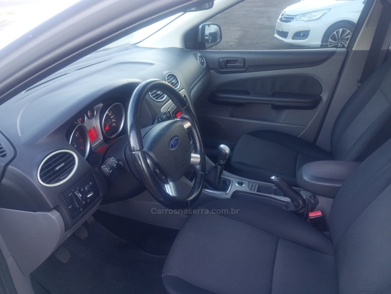 FOCUS 2.0 GLX SEDAN 16V FLEX 4P MANUAL - 2009 - FARROUPILHA