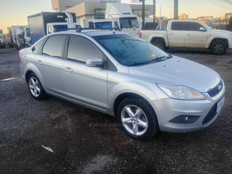 FOCUS 2.0 GLX SEDAN 16V FLEX 4P MANUAL - 2009 - FARROUPILHA