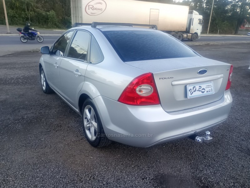 FOCUS 2.0 GLX SEDAN 16V FLEX 4P MANUAL - 2009 - FARROUPILHA