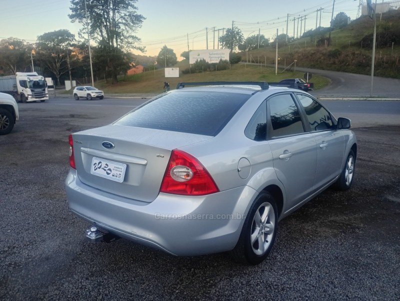 FOCUS 2.0 GLX SEDAN 16V FLEX 4P MANUAL - 2009 - FARROUPILHA
