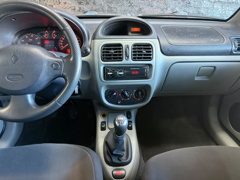 CLIO 1.6 EXPRESSION 16V FLEX 4P MANUAL - 2005 - CAXIAS DO SUL