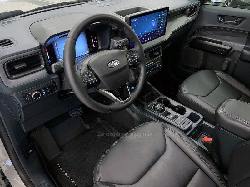 MAVERICK 2.0 LARIAT BLACK AWD ECOBOOST GASOLINA 4P AUTOMÁTICO - 2025 - FLORES DA CUNHA