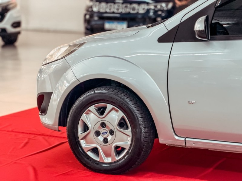 FIESTA 1.6 ROCAM SE 8V FLEX 4P MANUAL - 2014 - NOVA PRATA