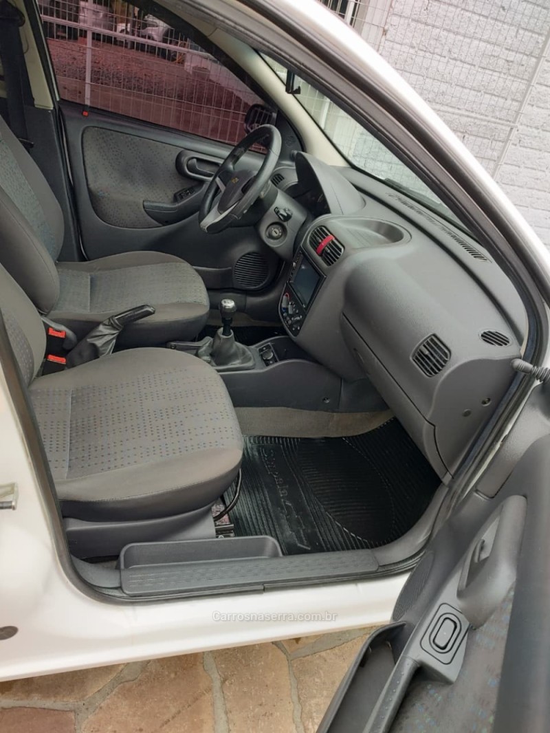 MONTANA 1.4 MPFI CONQUEST CS 8V FLEX 2P MANUAL - 2010 - TRêS COROAS