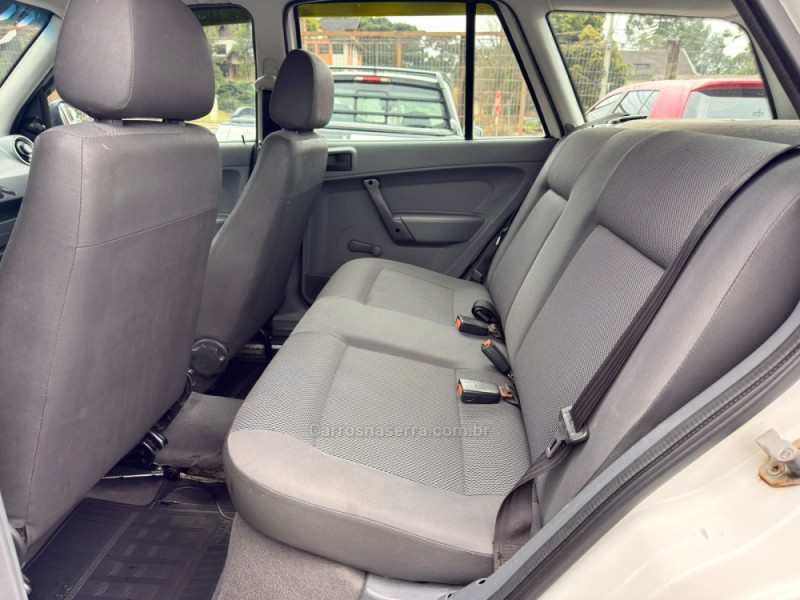 PARATI 1.6 MI 8V FLEX 4P MANUAL G.IV - 2011 - CANELA