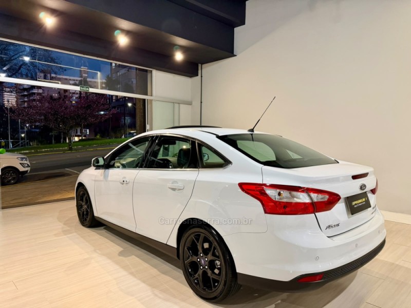 FOCUS 2.0 TITANIUM FASTBACK 16V FLEX 4P AUTOMÁTICO - 2015 - BENTO GONçALVES
