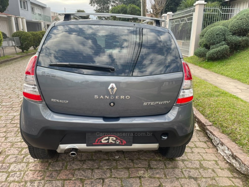 SANDERO 1.6 STEPWAY 8V FLEX 4P MANUAL - 2013 - PORTO ALEGRE