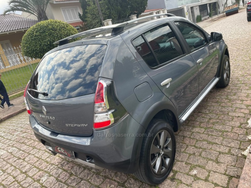 SANDERO 1.6 STEPWAY 8V FLEX 4P MANUAL - 2013 - PORTO ALEGRE