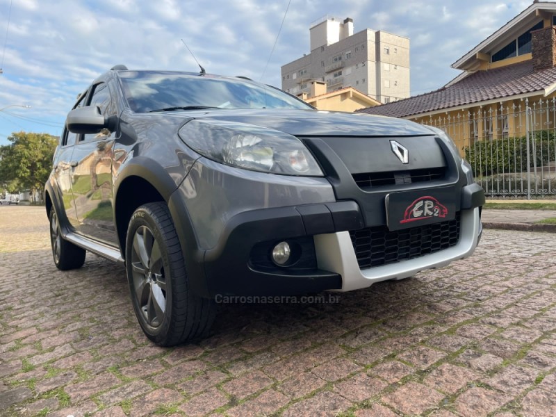SANDERO 1.6 STEPWAY 8V FLEX 4P MANUAL - 2013 - PORTO ALEGRE
