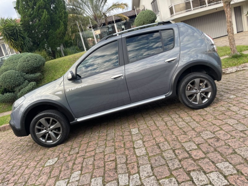 SANDERO 1.6 STEPWAY 8V FLEX 4P MANUAL - 2013 - PORTO ALEGRE