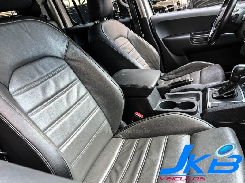 AMAROK 3.0 V6 TDI HIGHLINE CD DIESEL 4MOTION AUTOMÁTICO - 2020 - NOVO HAMBURGO