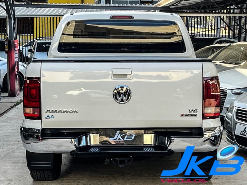 AMAROK 3.0 V6 TDI HIGHLINE CD DIESEL 4MOTION AUTOMÁTICO - 2020 - NOVO HAMBURGO