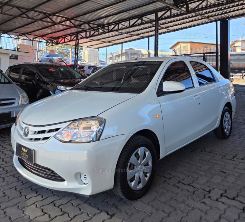 ETIOS 1.5 X PLUS SEDAN 16V FLEX 4P MANUAL - 2016 - CAXIAS DO SUL