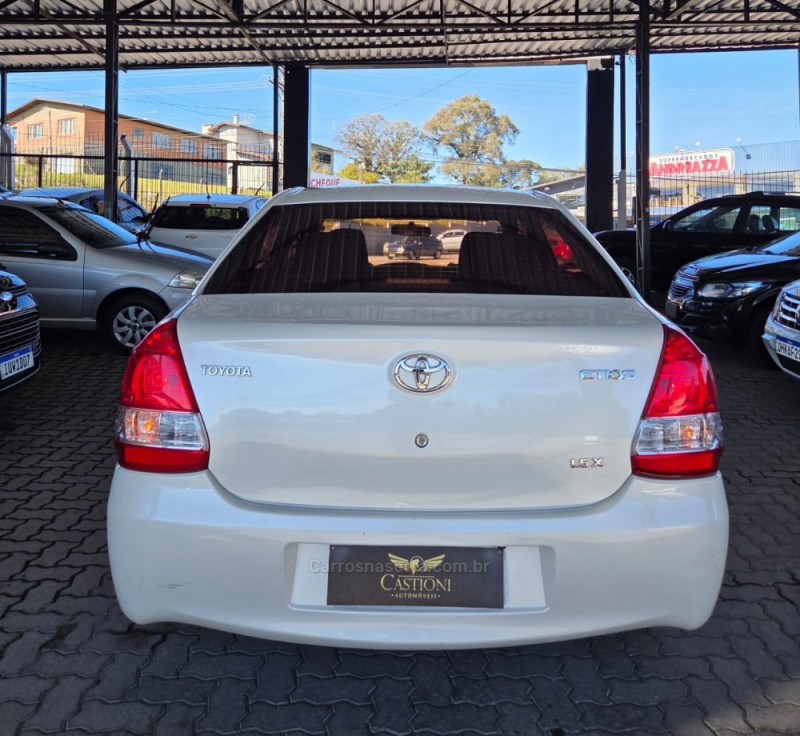 ETIOS 1.5 X PLUS SEDAN 16V FLEX 4P MANUAL - 2016 - CAXIAS DO SUL