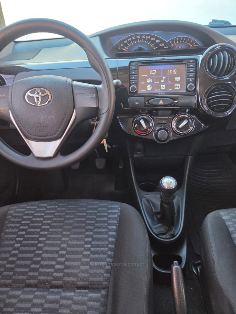 ETIOS 1.5 X PLUS SEDAN 16V FLEX 4P MANUAL - 2016 - CAXIAS DO SUL