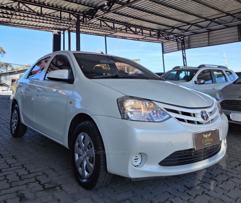 etios 1.5 x plus sedan 16v flex 4p manual 2016 caxias do sul