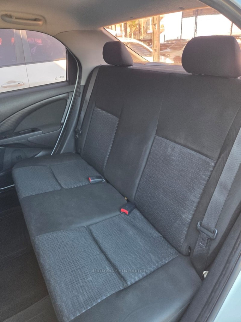 ETIOS 1.5 X PLUS SEDAN 16V FLEX 4P MANUAL - 2016 - CAXIAS DO SUL