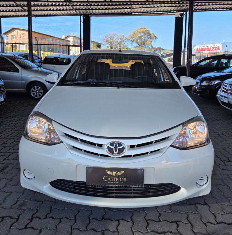 ETIOS 1.5 X PLUS SEDAN 16V FLEX 4P MANUAL - 2016 - CAXIAS DO SUL