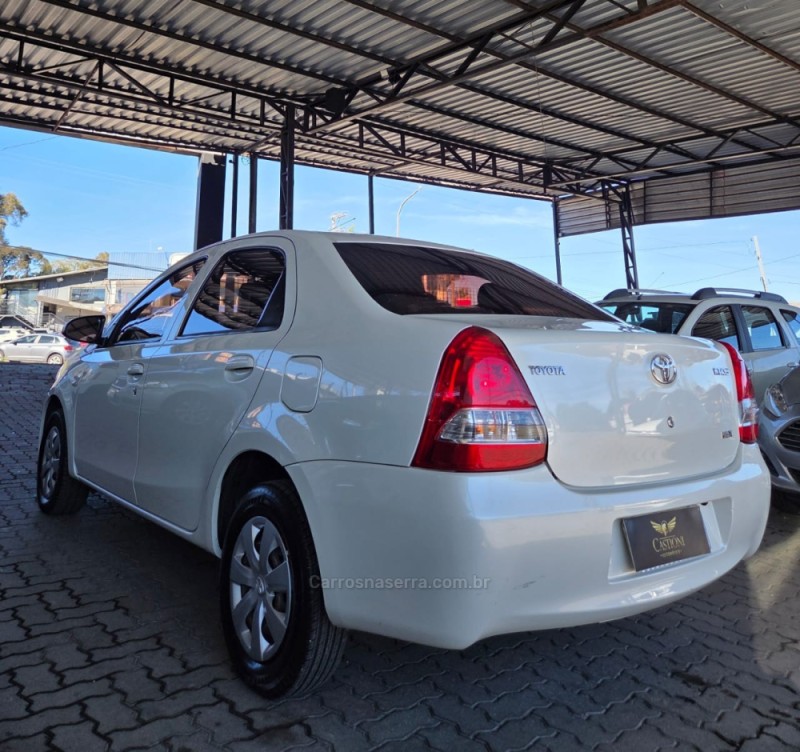 ETIOS 1.5 X PLUS SEDAN 16V FLEX 4P MANUAL - 2016 - CAXIAS DO SUL
