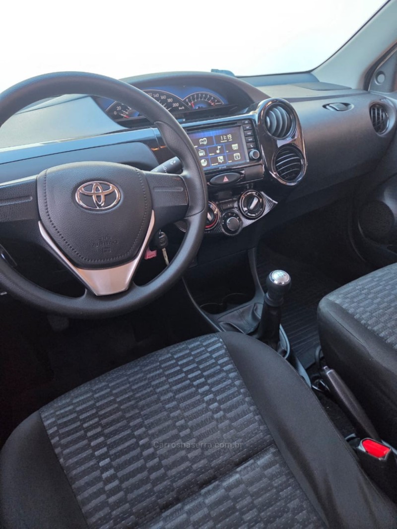 ETIOS 1.5 X PLUS SEDAN 16V FLEX 4P MANUAL - 2016 - CAXIAS DO SUL