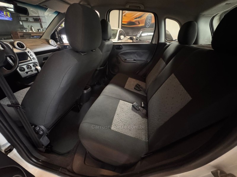 FIESTA 1.6 SE HATCH 16V FLEX 4P MANUAL - 2014 - CAMPO BOM