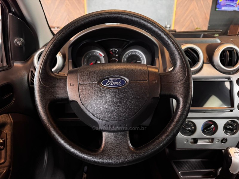 FIESTA 1.6 SE HATCH 16V FLEX 4P MANUAL - 2014 - CAMPO BOM