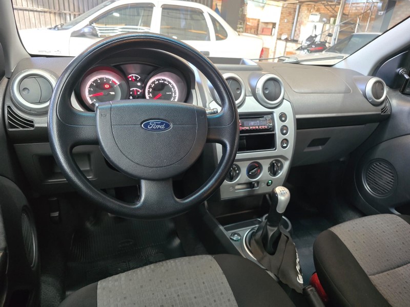 FIESTA 1.6 MPI CLASS SEDAN 8V FLEX 4P MANUAL - 2011 - FARROUPILHA
