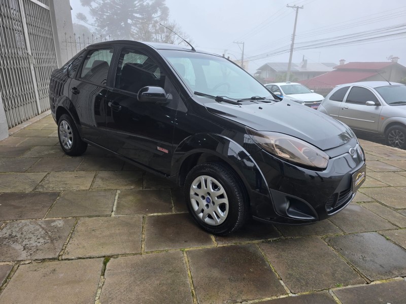 FIESTA 1.6 MPI CLASS SEDAN 8V FLEX 4P MANUAL - 2011 - FARROUPILHA
