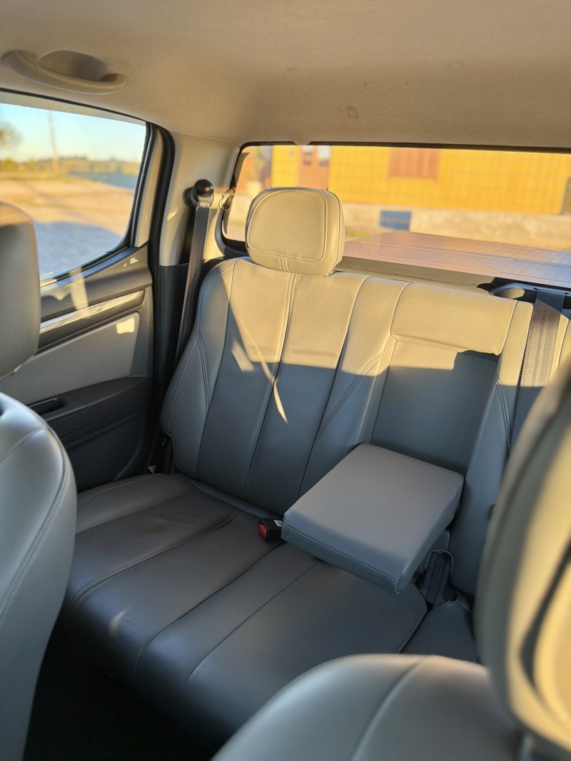 S10 2.4 LTZ 4X2 CD 8V FLEX 4P MANUAL - 2014 - ANTôNIO PRADO