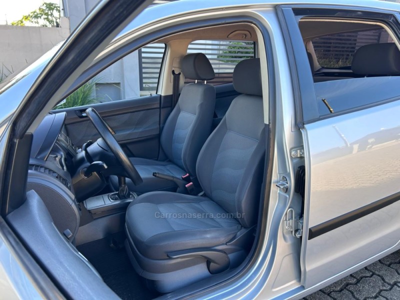 POLO 1.6 MI 8V FLEX 4P MANUAL - 2010 - VENâNCIO AIRES