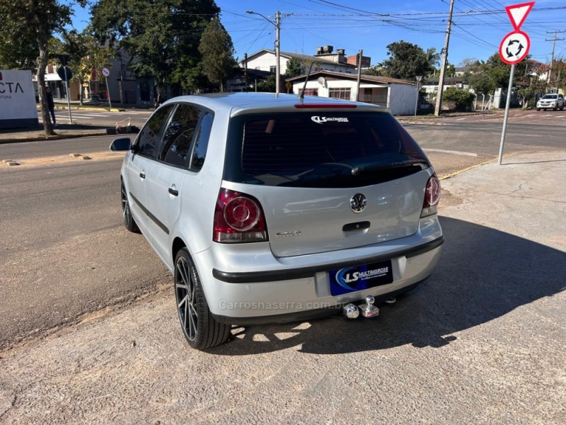 POLO 1.6 MI 8V FLEX 4P MANUAL - 2010 - VENâNCIO AIRES